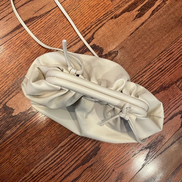 Rouched detail crossbody bag with strap BEIGE - Picture 12 of 12